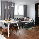 1-Bedroom Warsaw Noakowskiego Apartment With City View By Ecru Wwa55