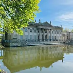 Spacious Apartment With 3 Meter Ceilings, Powisle, The Old Town