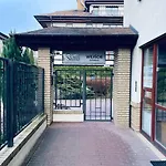 Shiraz Garden Studio