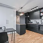 Rentplanet - Apartament Komorska