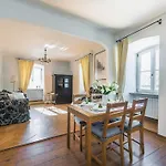 Old Town Penthouse P&O Serviced Apartments
