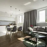 1-Bedroom Warsaw Noakowskiego Apartment With City View By Ecru Wwa55