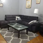 One Bedroom Apartment Next To The Royal Castle In Warsaw By Noclegi Renters