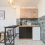 Metro Onz Apartment/Warsaw Central