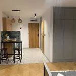 Metro Onz Apartment/Warsaw Central