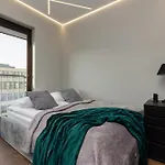 Emerald Residence Warsaw With Parking By Noclegi Renters