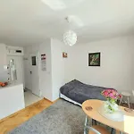 Center Pge Coworking Apartment