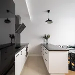 Metro Mlynow Homely Apartment