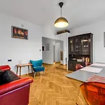 Metro Politechnika 3-Bedroom Apartment