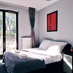 Airport Comfy Guest Home