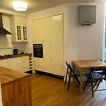 Family Apartment On Saska Kepa