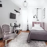 Arthotel Stalowa 52