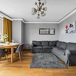 Wola Tower - 60M2, Balcony With City View, Parks Nearby - By Rentujemy
