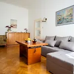 Plac Zbawiciela Spacious Apartments - Top Location, Metro 200M, 53M2 - By Rentujemy