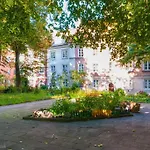 Gorgeous Historic Tenement Apt. - New Town Square!