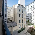Piekna 2-Bedroom Apartment