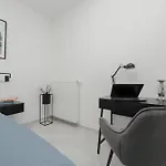 Apartment With Balcony & Parking In Warsaw By Noclegi Renters