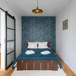 Metro Wilanowska Blue Apartment
