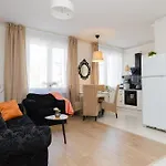 Superapart Grochowska 136, Very Close To The Mon Hospital On Saszerow Street