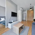 Rentplanet - Apartament Slawinska