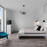 Marszalkowska Apartment By Esteum Host