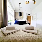 J&W Apartments Grojecka Glam Flat