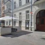 Nowogrodzka 6A 23