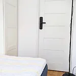 Ursus Rooms-Self Check-In