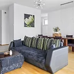 Zawiszy Apartment By Esteum Host