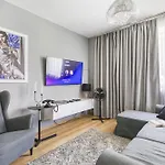 Nr 1 Europa22 Centrum Apartment Old Town Warsaw Stare Miasto Historyczna Kamienica Umiejscowiona W Zabytkowej Czesci Warszawy Obok Parku Multimedialnego I Barbakanu Parking 24H Sniadanie Opcjonaln Breakfast Optional Check In From 14 Pm Parter Ground