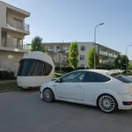 Mokotow Apt - Balcony, Ac, Bus & Park Nearby