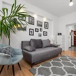 Apartment Chmielna 2 By Your Freedom