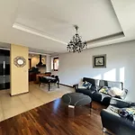 Mokotow Golden Apartment