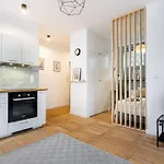 Praline Apartment Malczewskiego