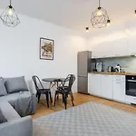 Praline Apartment Malczewskiego
