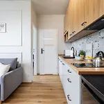 Superapart Zdobnicza 4