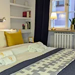 Bella Luna Luxury Suites - Spacious 1Br In Old Town