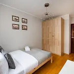 Metro Ksiecia Janusza Cosy Apartment