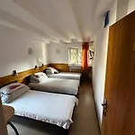 Hostel Tolek