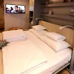 Falcon Apartment Center 2 Metro Zlote Tarasy
