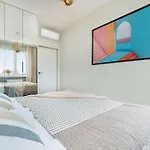 Air Conditioned Apartment In Warsaw With Parking And Bathtub By Noclegi Renters