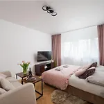Classic 2-Br Apartment At Chmielna 200 M From Central Station, Parking On Site