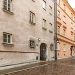 Celna 2/4 By Homeprime