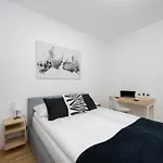 Air Conditioned Apartment In Warsaw With Parking, Desk And Bathtub By Noclegi Renters