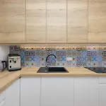 Air Conditioned Apartment In Warsaw With Parking, Desk And Bathtub By Noclegi Renters
