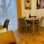 Klimatyczny Apartament Na Bielanach Przy Metrze