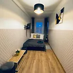Clicktheflat Wola Apart Rooms