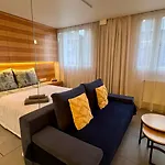 Modzelewskiego, Metro Wierzbno, Free Parking, 100Mbps Wi-Fi, Remote-Ready