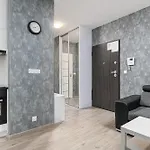 Rentplanet - Apartament Przy Muzeum Powstania Warszawskiego