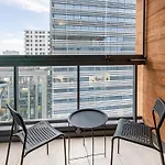 Rentplanet - Apartament Przy Muzeum Powstania Warszawskiego